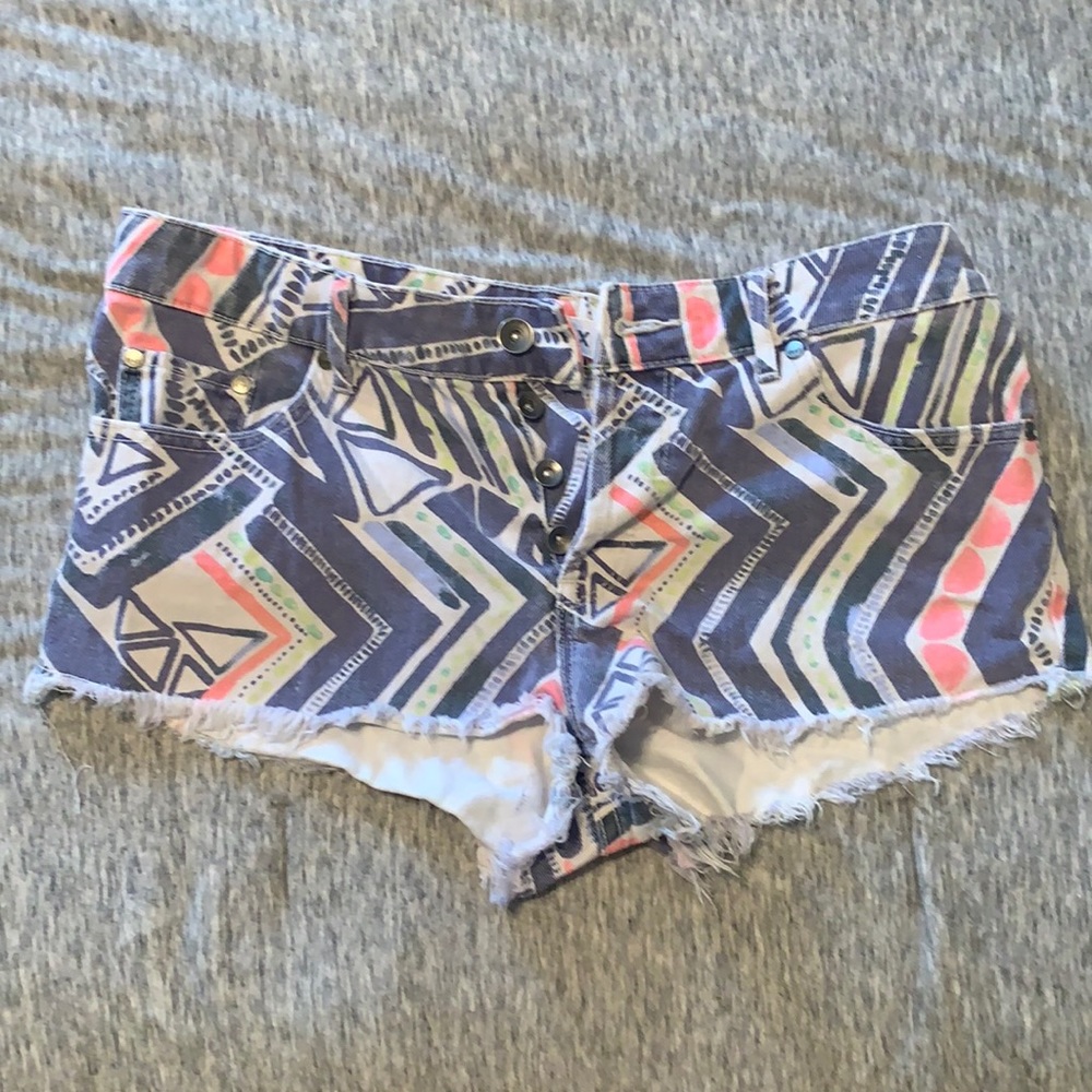 Roxy tribal print jean shorts